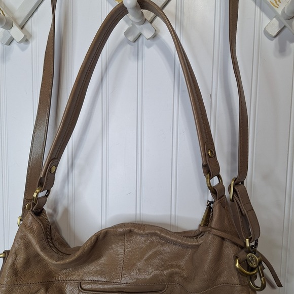 HOBO Liberty Leather Convertible Crossbody Shoulder Bag Tan‎ Large Pockets Zip - Picture 3 of 16